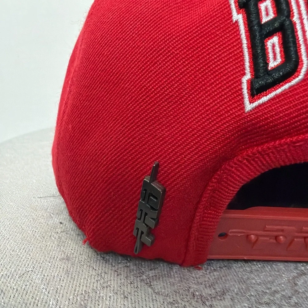 Chicago Bulls Pro Standard Red Snapback Hat – Premium NBA Licensed – New(B68)✨✨